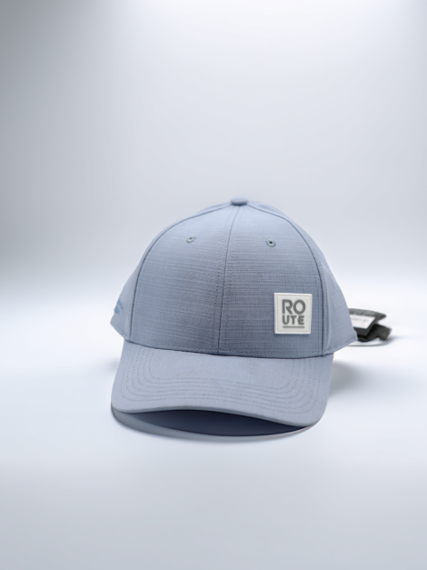 Casquette Bleu Clair Minimaliste – Patch Logo Moderne Style Clean
